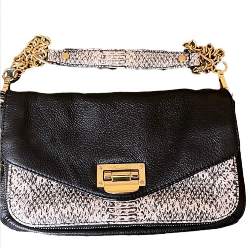 - Kenneth Cole Snake Front Handbag.‎